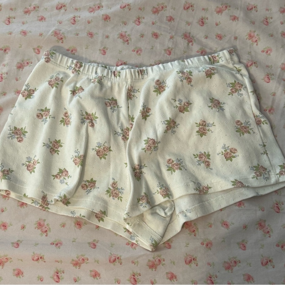 Brandy Melville White Floral Shorts